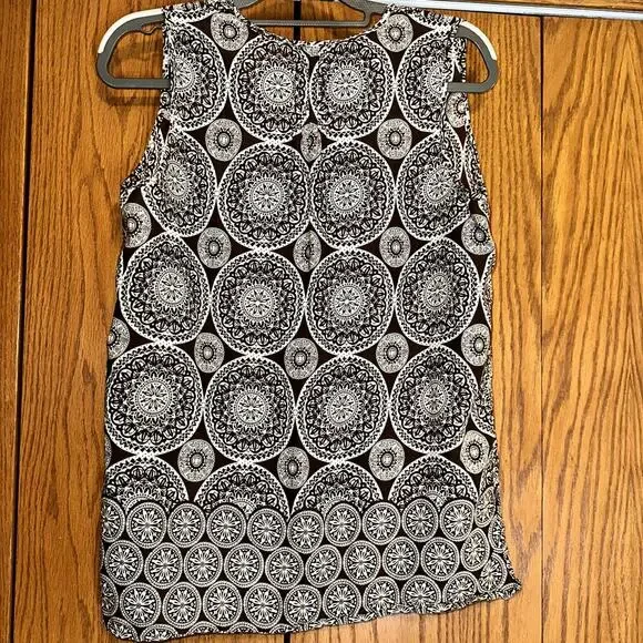 Talbots Womens Sz 14 Brown Mandala Patterned Pleated Silk Blend Sleeveless Shirt - Picture 4 of 7